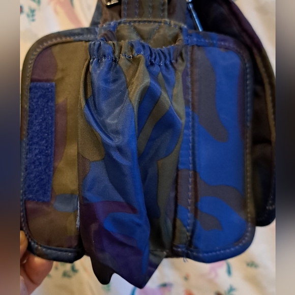 Lug Can Can Dark Tone Nylon Camo Hiking Outdoor Purse Bag w/ Bottle Holder - Picture 6 of 16